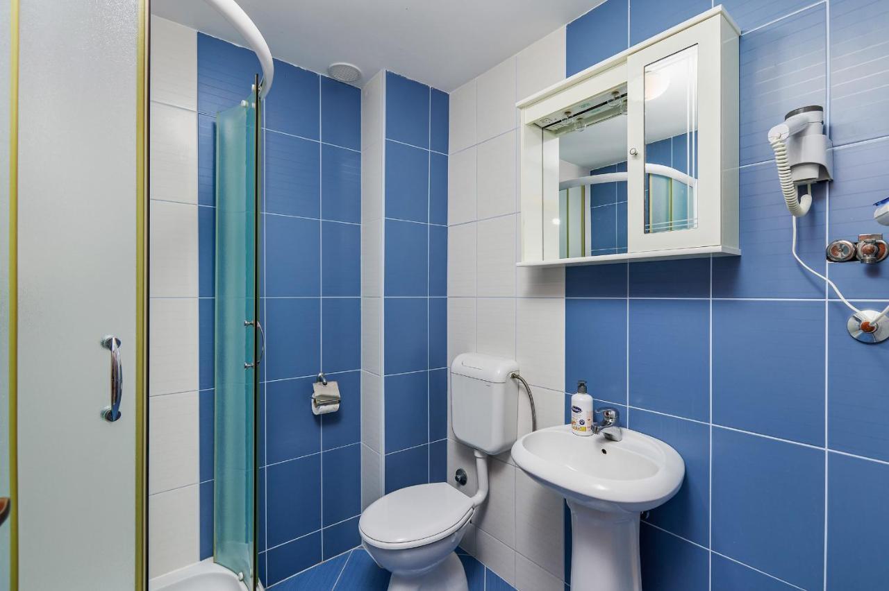 Rosic Apartments Тиват Екстериор снимка